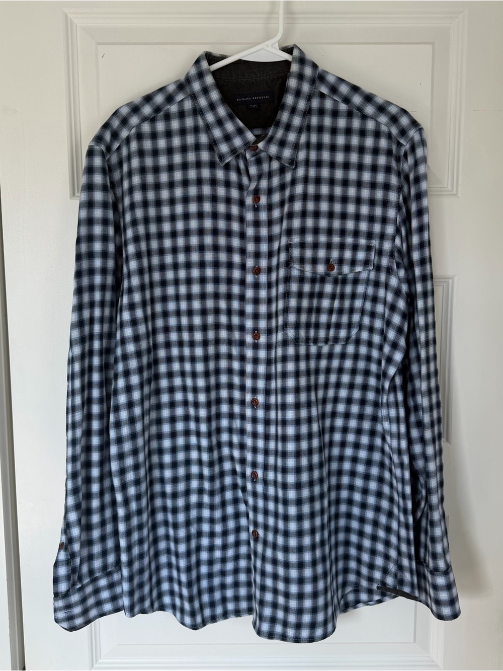 Banana Republic Men's Blue and Black Check Long-Sleeve Button-Up Shirt